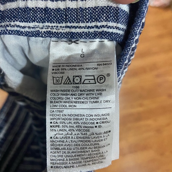 Old Navy Chambray Mid-Rise Chambray Pull-On Pants for Women - Picture 6 of 6